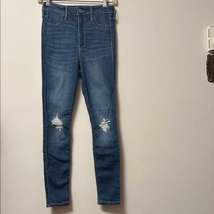 Hollister California ultra high-rise Jean jeggings worn look knees new with tags